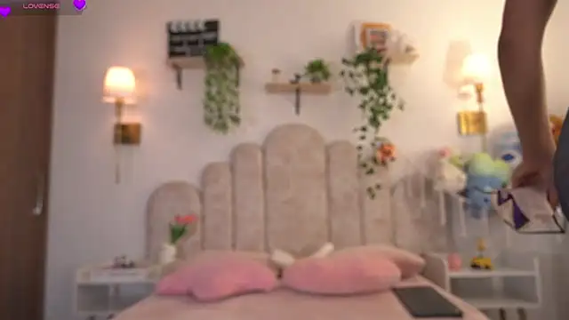 violeth     online show from March 2026 01:12:02 PM