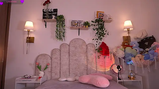 violeth     online show from February 2026 01:12:01 PM