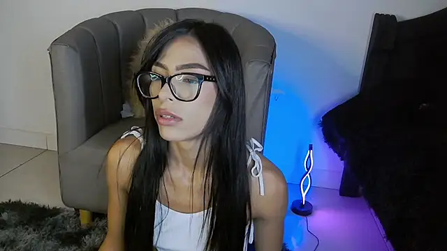 CoralieBronson online show from March 2026 02:38:02 AM