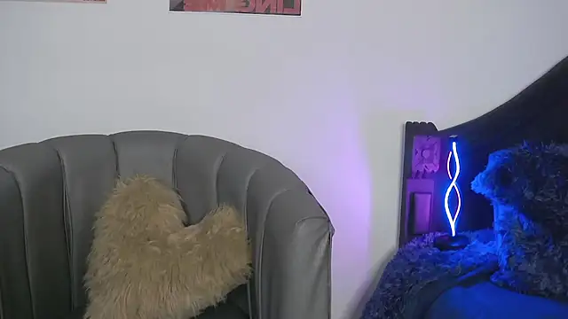 CoralieBronson online show from February 2026 03:40:01 AM