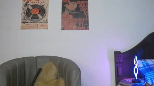 CoralieBronson online show from February 2026 01:27:02 AM