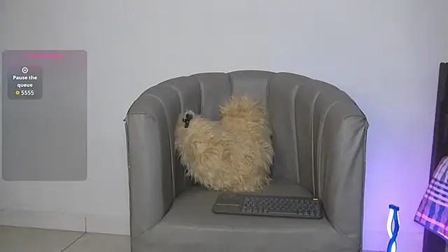 CoralieBronson online show from February 2026 01:13:02 AM