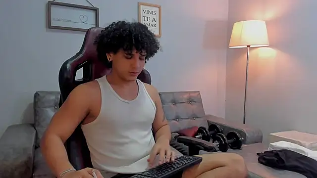 Xfire boy69 online show from September 2025 02:34:01 PM
