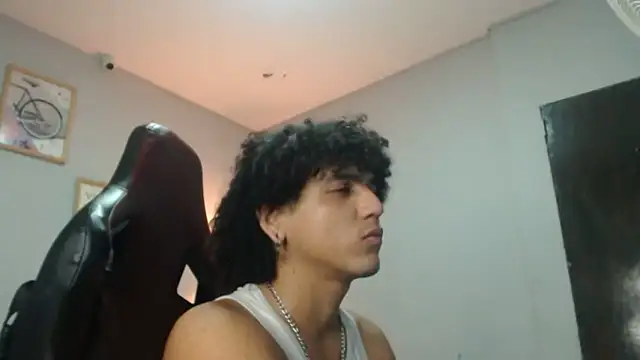 Snapshot of Xfire_boy69 chatting on October 2025 04:19:01 PM Xfire boy69 online show from October 2025 04:19:01 PM