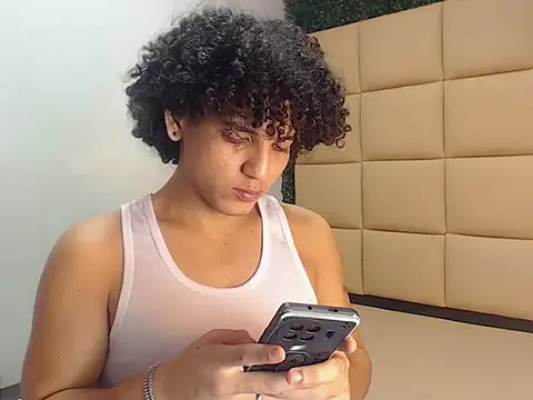 Xfire boy69 online show from October 2025 04:30:02 PM