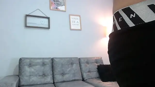 Xfire boy69 online show from October 2025 11:45:02 AM