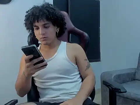Xfire boy69 online show from October 2025 03:33:02 AM