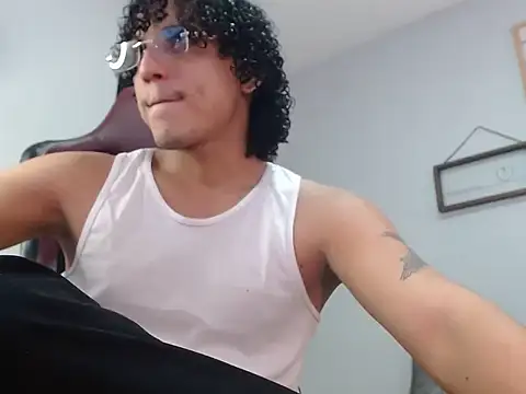 Xfire boy69 online show from October 2025 06:08:01 PM