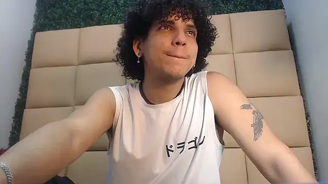Xfire boy69 online show from September 2025 02:38:02 PM