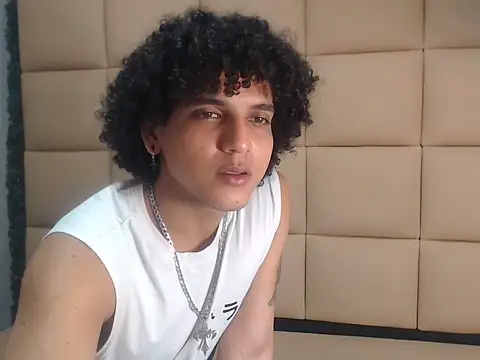 Xfire boy69 online show from October 2025 03:02:01 PM