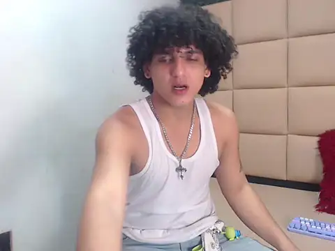 Xfire boy69 online show from October 2025 03:48:01 PM