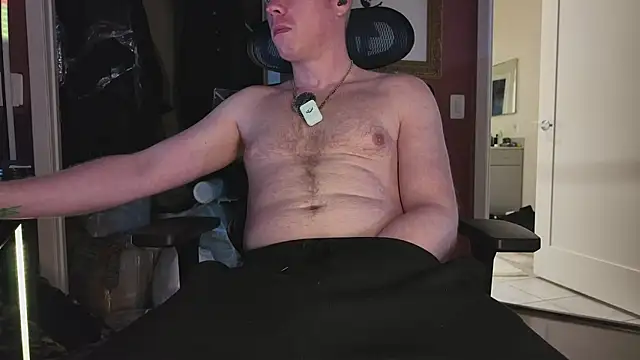 Snapshot of twunkdean chatting on February 2026 05:13:01 PM twunkdean online show from February 2026 05:13:01 PM