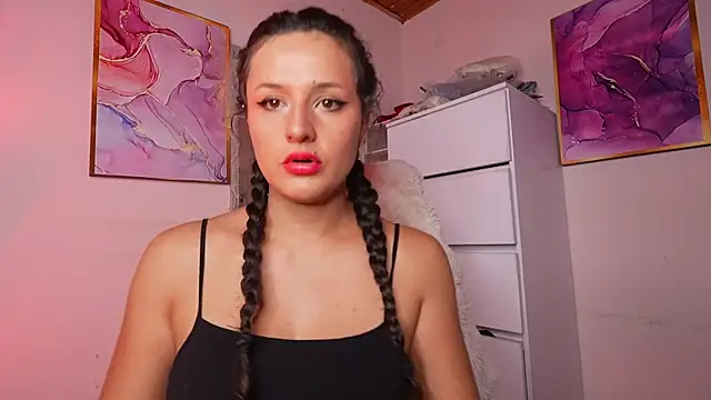 Dannaa Lovs online show from May 2026 12:08:01 PM