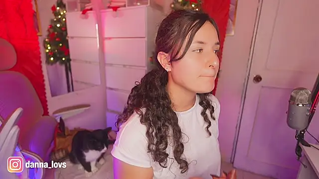Snapshot of Dannaa_Lovs chatting on November 2025 05:13:02 PM Dannaa Lovs online show from November 2025 05:13:02 PM