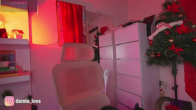 Snapshot of Dannaa_Lovs chatting on December 2025 05:58:02 PM Dannaa Lovs online show from December 2025 05:58:02 PM