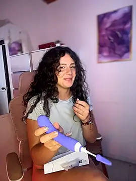 Dannaa Lovs online show from February 2026 02:05:01 PM