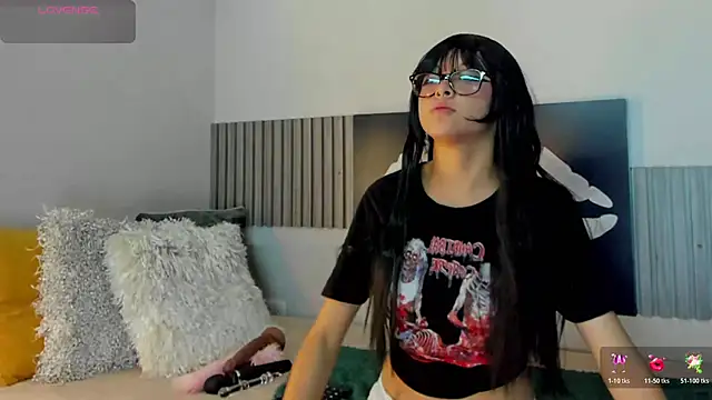 Snapshot of Blue_Sixx chatting on November 2025 10:24:02 PM Blue Sixx online show from November 2025 10:24:02 PM