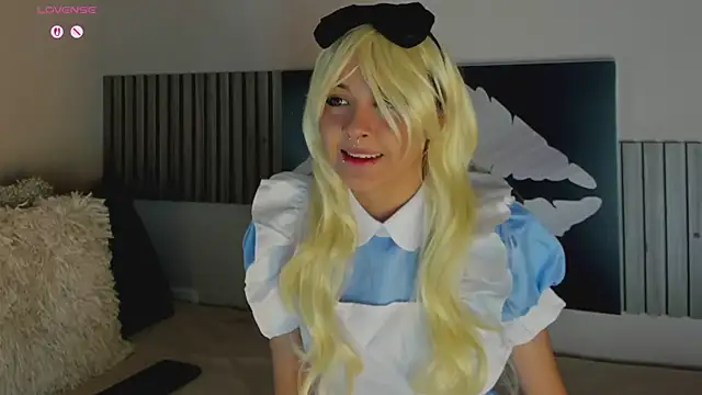 Snapshot of Blue_Sixx chatting on October 2025 10:23:01 PM Blue Sixx online show from October 2025 10:23:01 PM