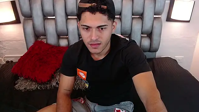 Derek Storm  online show from April 2026 11:33:01 AM