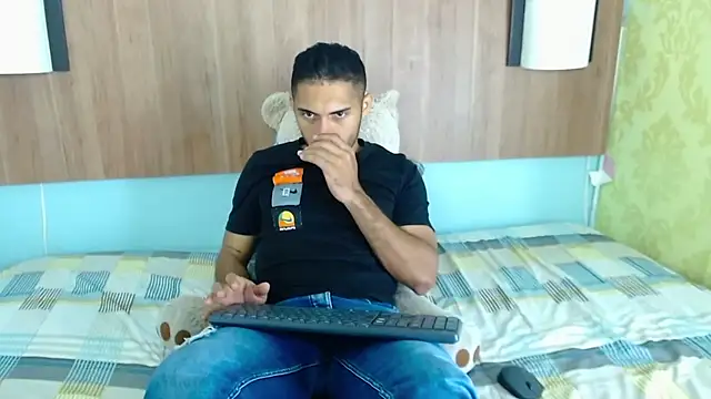 Snapshot of Derek_Storm_ chatting on December 2025 12:15:01 PM Derek Storm online show from December 2025 12:15:01 PM