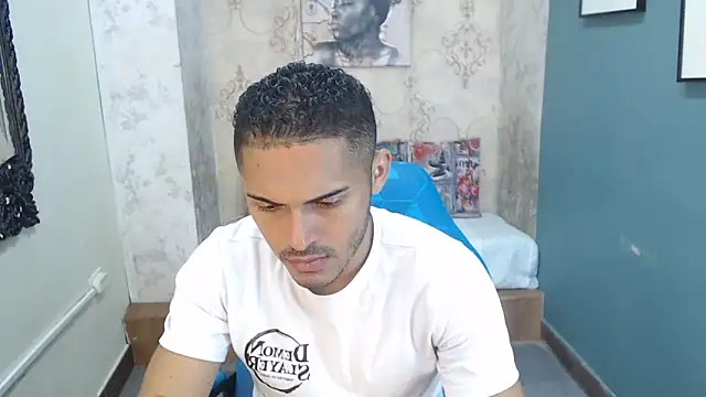 Snapshot of Derek_Storm_ chatting on December 2025 12:18:02 PM Derek Storm online show from December 2025 12:18:02 PM