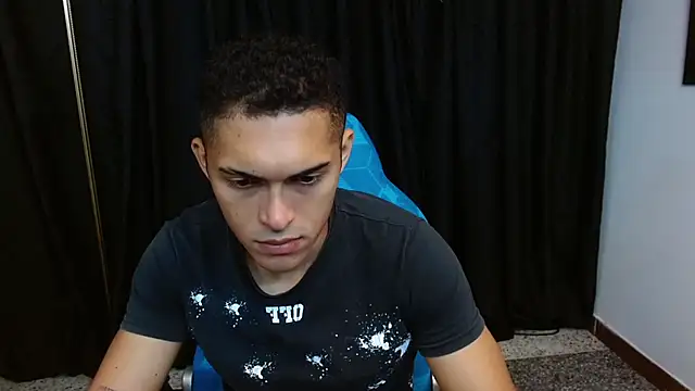 Snapshot of Derek_Storm_ chatting on December 2025 01:05:02 PM Derek Storm online show from December 2025 01:05:02 PM