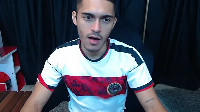 Snapshot of Derek_Storm_ chatting on November 2025 10:58:01 AM Derek Storm online show from November 2025 10:58:01 AM