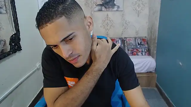 Snapshot of Derek_Storm_ chatting on November 2025 11:36:02 AM Derek Storm online show from November 2025 11:36:02 AM