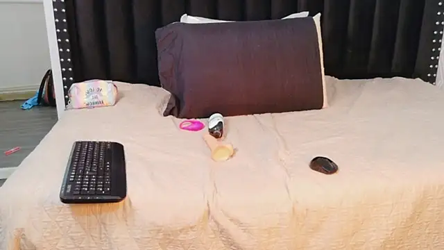 EbonyCoWorker online show from April 2026 07:08:02 PM