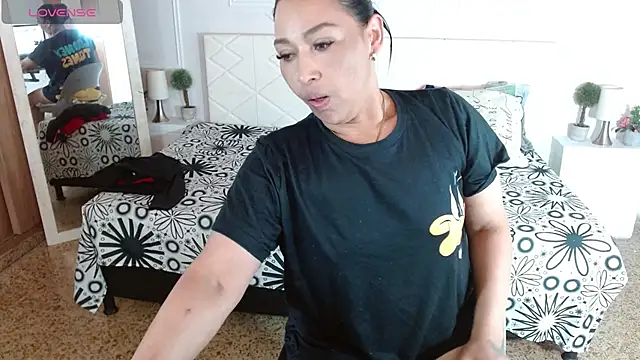 IvyShine7 online show from January 2026 07:12:01 PM