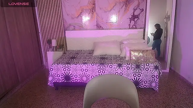 IvyShine7 online show from April 2026 07:09:02 PM