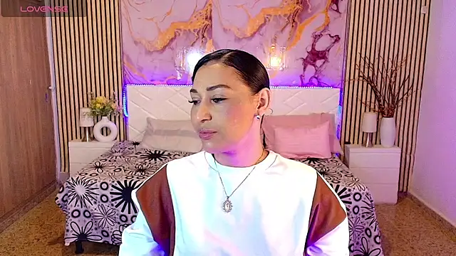 IvyShine7 online show from June 2026 07:48:01 PM