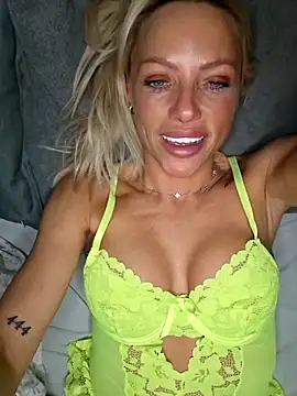 Bellarose xx online show from February 2026 11:00:02 PM