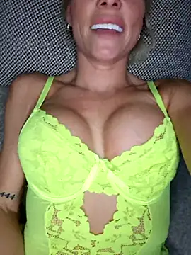 Bellarose xx online show from December 2025 10:42:01 PM