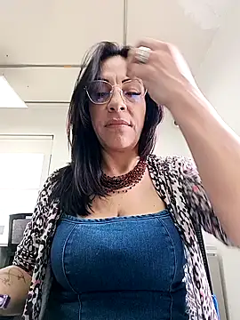  Kamy Hot online show from December 2025 01:32:02 PM