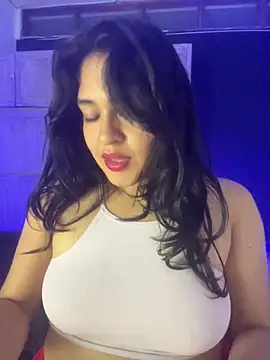 EmilyNoir1 online show from May 2026 12:00:02 AM