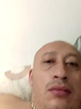 Snapshot of ScuffingBungalow chatting on October 2025 06:04:02 AM ScuffingBungalow online show from October 2025 06:04:02 AM