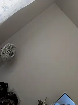 Snapshot of ScuffingBungalow chatting on December 2025 03:14:02 PM ScuffingBungalow online show from December 2025 03:14:02 PM