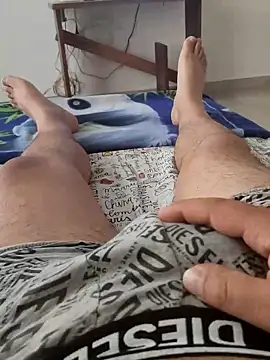 Snapshot of ScuffingBungalow chatting on October 2025 08:06:02 PM ScuffingBungalow online show from October 2025 08:06:02 PM