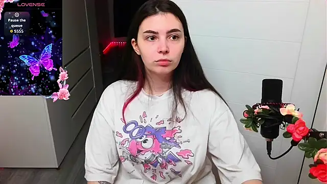 peachyness online show from April 2026 06:22:01 PM