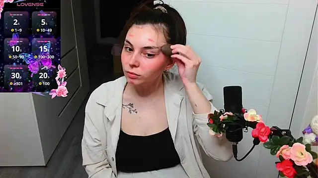 peachyness online show from April 2026 06:36:01 PM