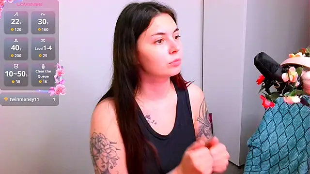 peachyness online show from November 2025 04:07:02 PM