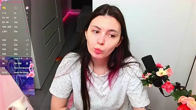 peachyness online show from March 2026 05:49:01 PM