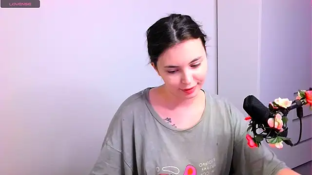 peachyness online show from December 2025 07:59:01 PM