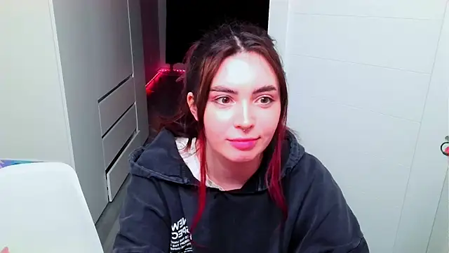 Snapshot of peachyness chatting on February 2026 07:11:01 PM peachyness online show from February 2026 07:11:01 PM