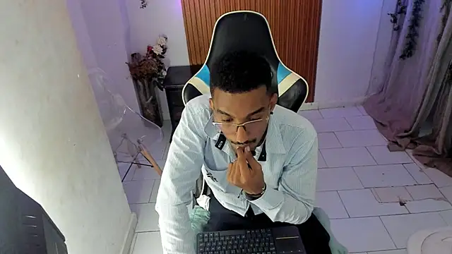 Darwin mayo online show from November 2025 05:17:02 PM