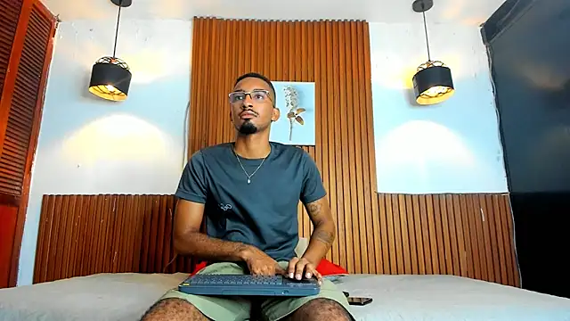 Darwin mayo online show from December 2025 11:24:02 AM