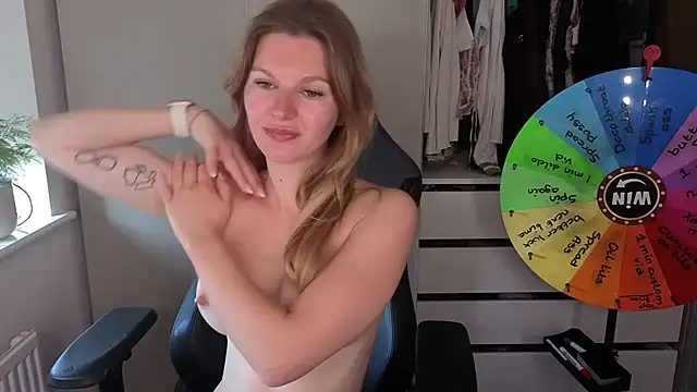 Lilly-Luscious online show from May 2026 08:13:01 AM