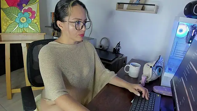 Snapshot of lady_sophie chatting on September 2025 06:25:02 PM lady sophie online show from September 2025 06:25:02 PM
