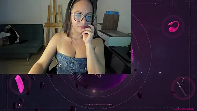 Snapshot of lady_sophie chatting on September 2025 03:59:01 PM lady sophie online show from September 2025 03:59:01 PM